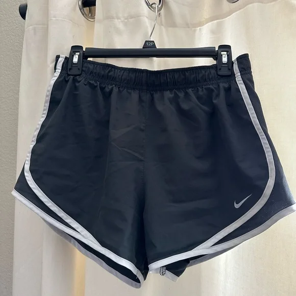 athletic shorts - Picture 1 of 3